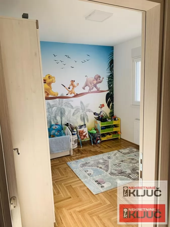 BLIZINA NAJLON PIJACE, 60m2, Dvoiposoban, Polunamešten 11