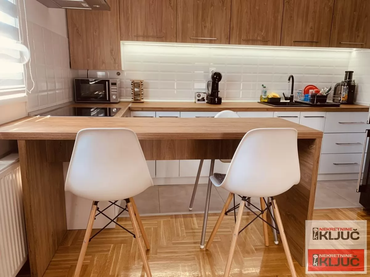 BLIZINA NAJLON PIJACE, 60m2, Dvoiposoban, Polunamešten 6