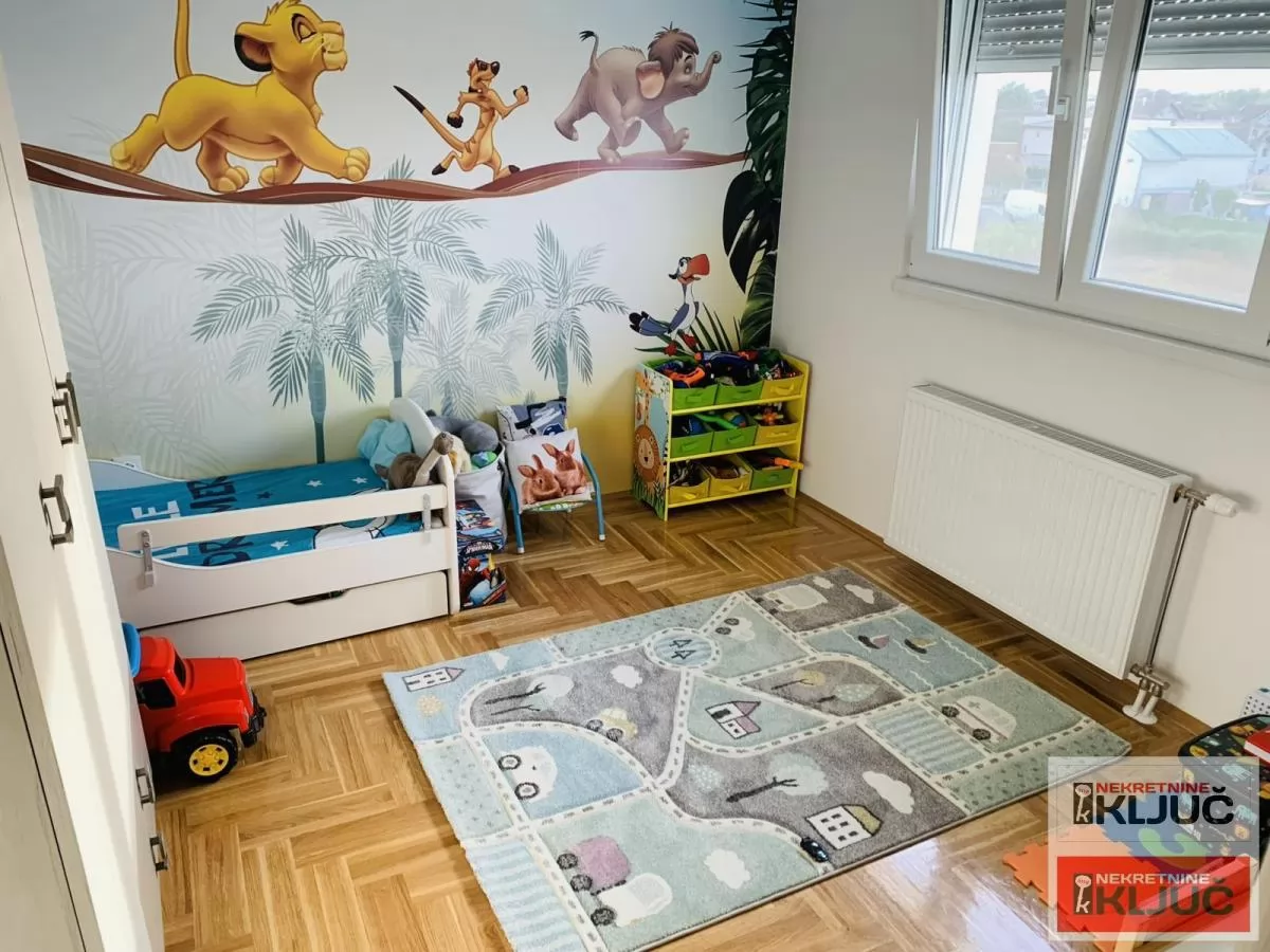 BLIZINA NAJLON PIJACE, 60m2, Dvoiposoban, Polunamešten 9