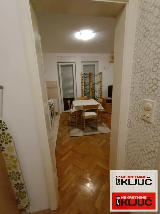 Dobra garsonjera na Sajmu 4