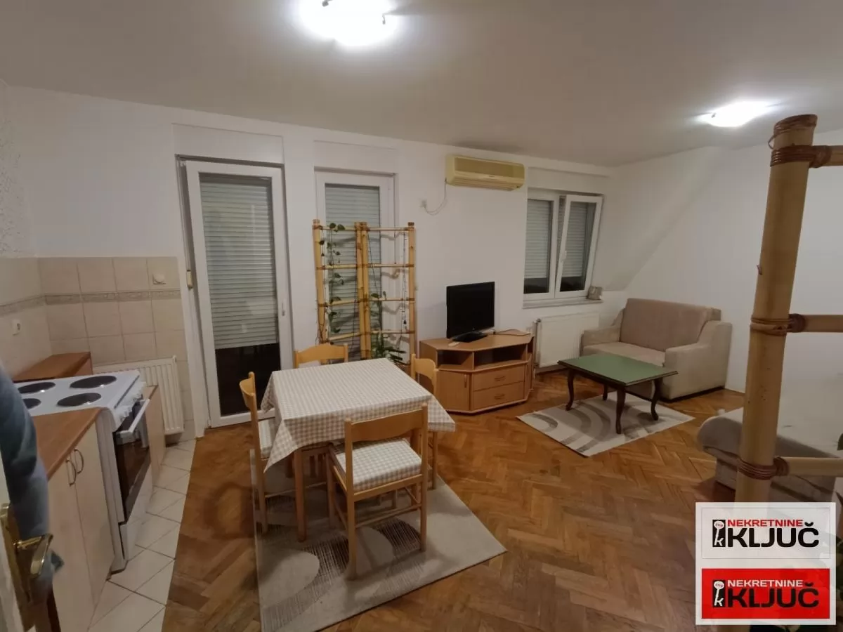 Dobra garsonjera na Sajmu 5