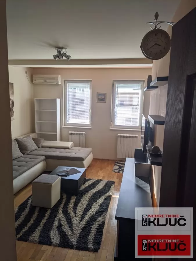 Dvosoban stan 47 m², Bulevar Oslobođenja, Novi Sad 2