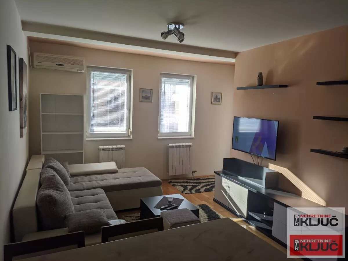 Dvosoban stan 47 m², Bulevar Oslobođenja, Novi Sad 7