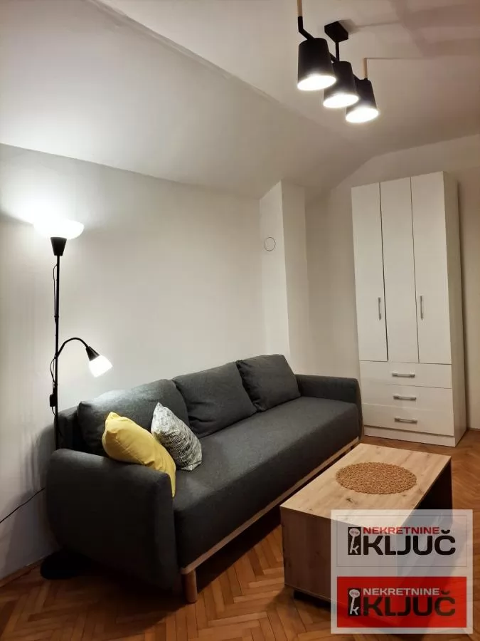 Garsonjera u blizini Medicinskog fakulteta 2