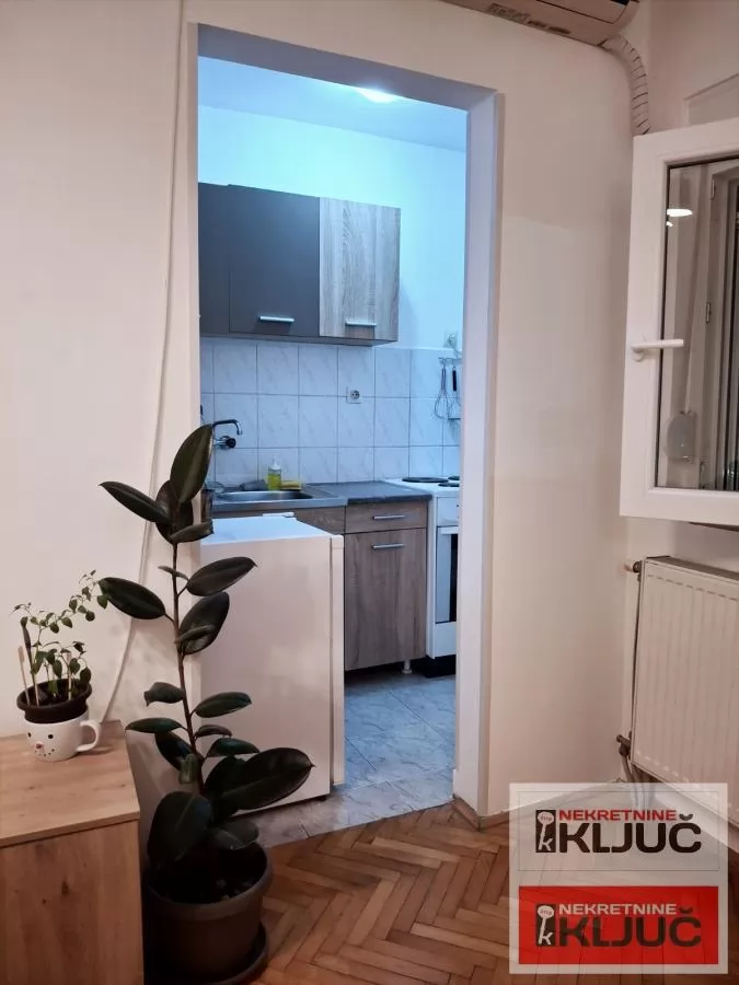 Garsonjera u blizini Medicinskog fakulteta 5