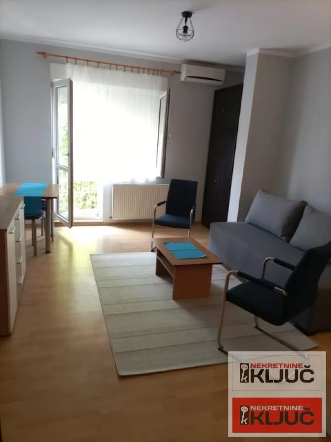 Jednosoban stan na Grbavici, Novi Sad, 30 m², 2. sprat 1