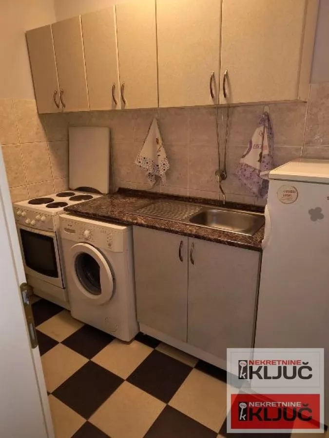 Jednosoban stan na Grbavici, Novi Sad, 30 m², 2. sprat 4