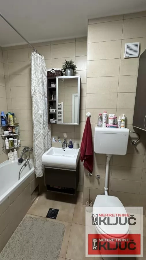 NOVO NASELJE, 84m2, Četvorosoban, Namešten 18