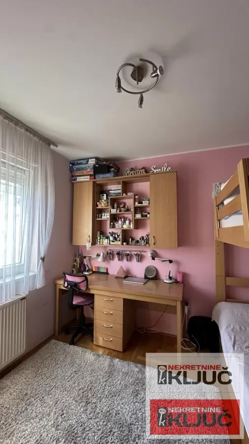 NOVO NASELJE, 84m2, Četvorosoban, Namešten 19