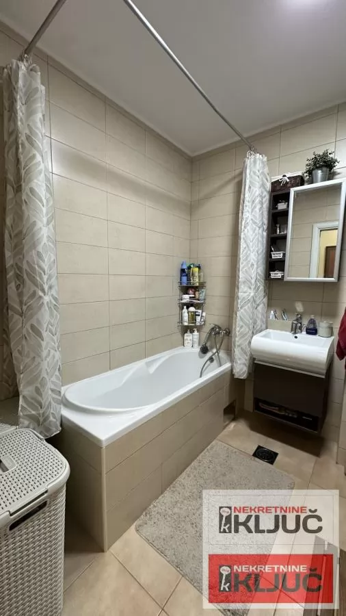 NOVO NASELJE, 84m2, Četvorosoban, Namešten 21