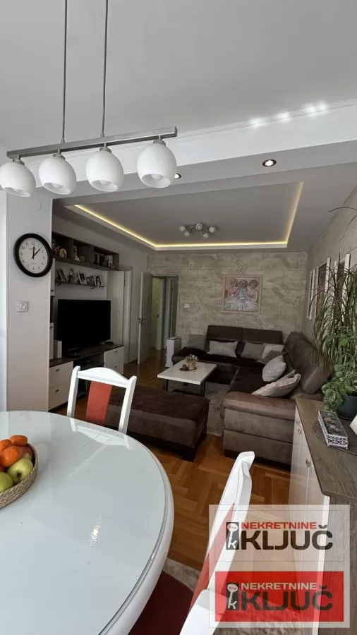 NOVO NASELJE, 84m2, Četvorosoban, Namešten 4