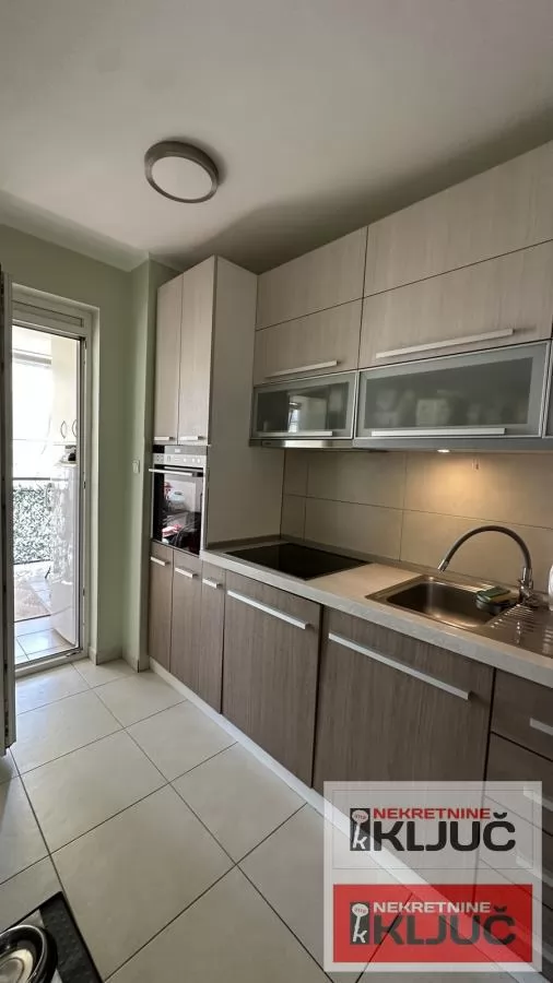 NOVO NASELJE, 84m2, Četvorosoban, Namešten 5