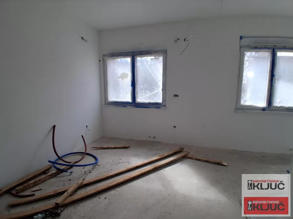 PODBARA, 38m2, Jednoiposoban sa pdv, Izgradnja 3