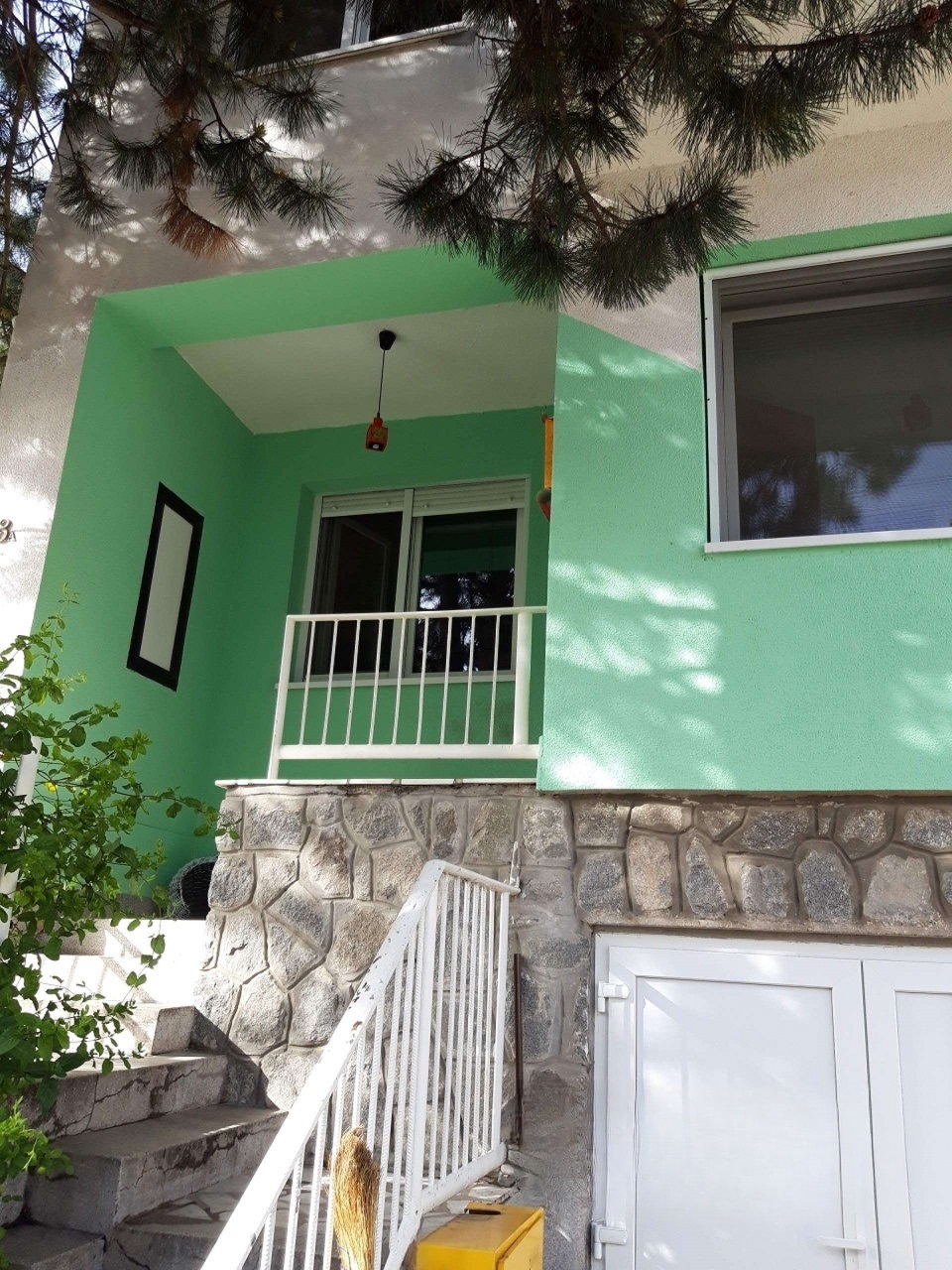 Na prodaju kuca u Sremskoj Kamenici 1