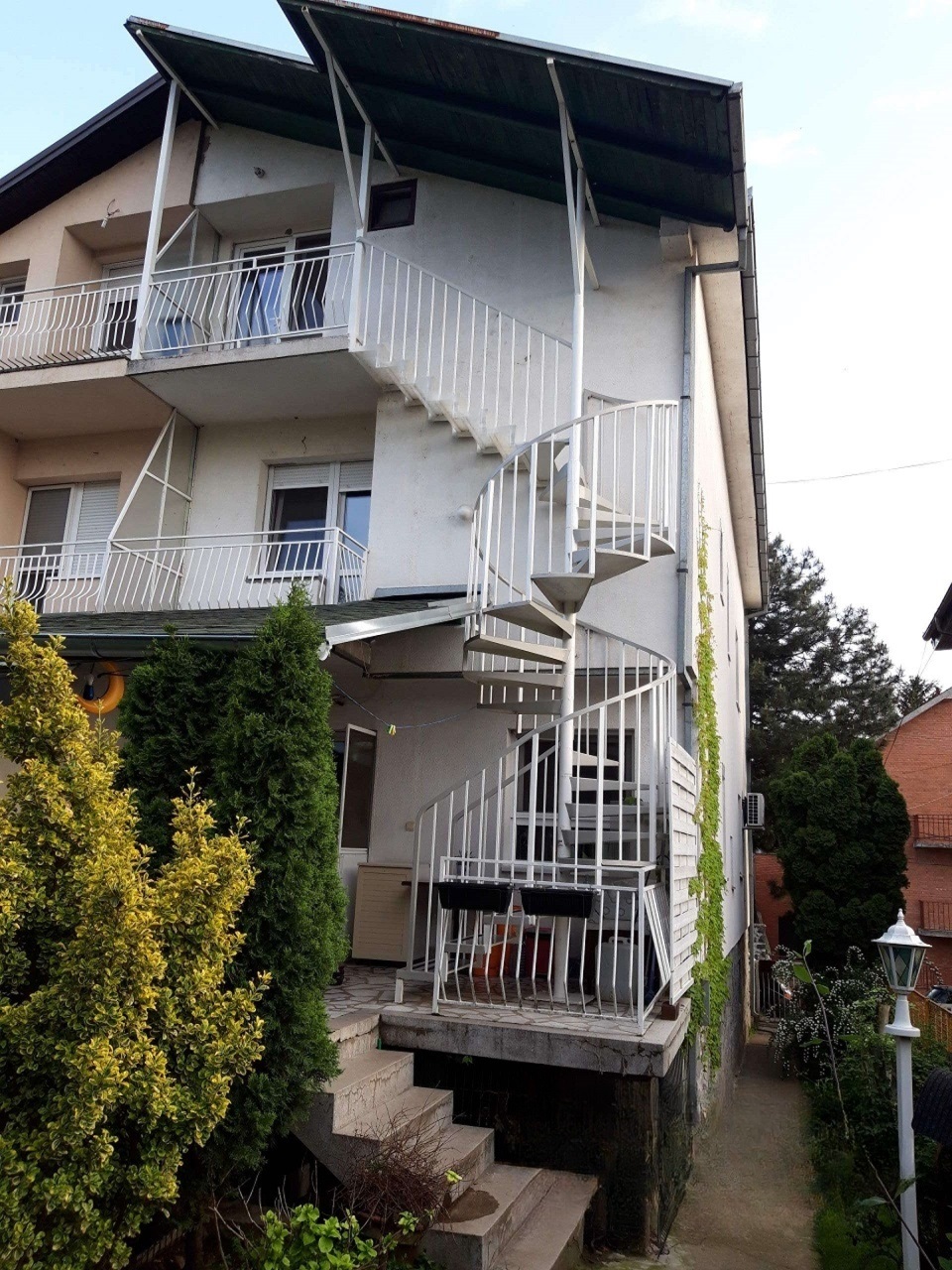 Na prodaju kuca u Sremskoj Kamenici 2