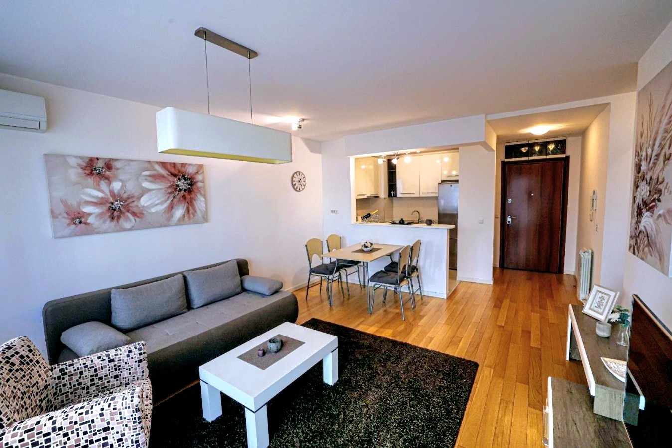 A blok  Dvosoban lux stan sa garazom  2