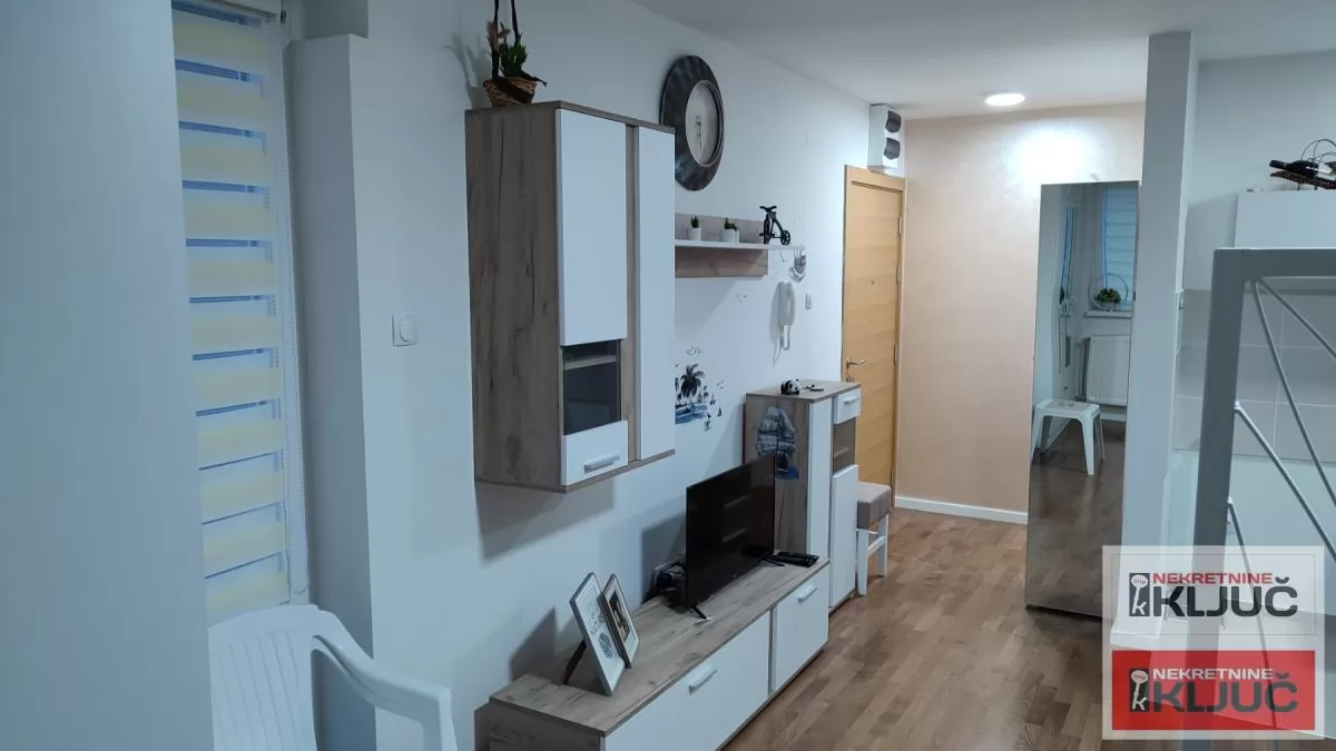 ADICE IZDAJE SE NAMEŠTENA GARSONJERA 7