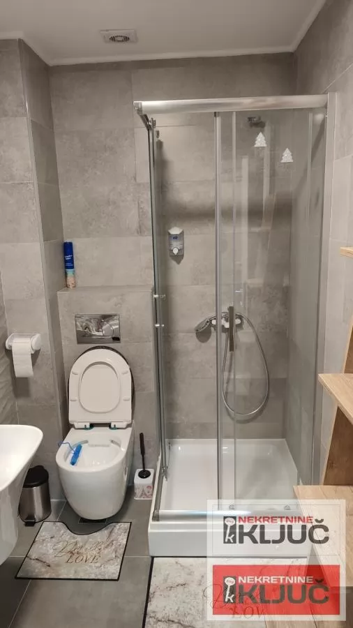 ADICE IZDAJE SE NAMEŠTENA GARSONJERA 9