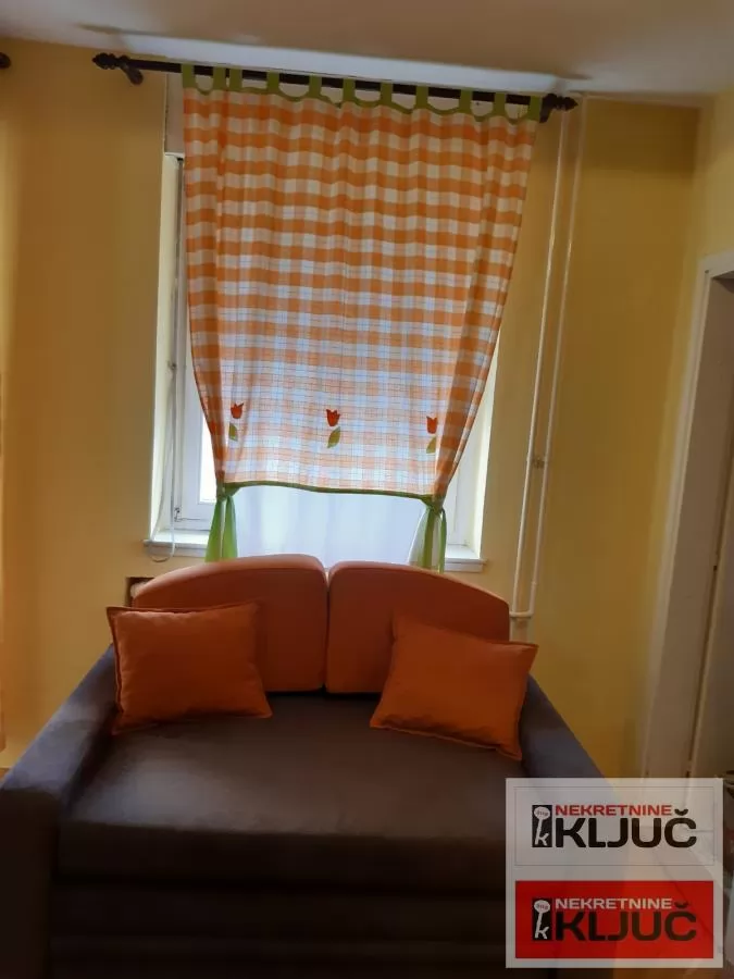 Dobra garsonjera un blizini centra/Kraljevog parka/ 6