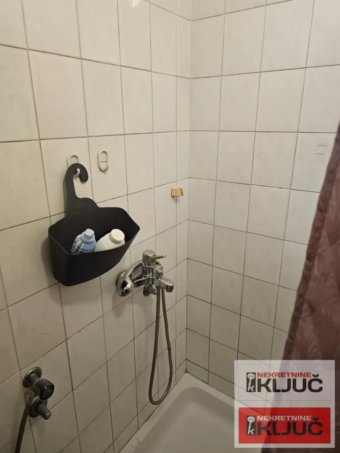 Dobra garsonjera un blizini centra/Kraljevog parka/ 9