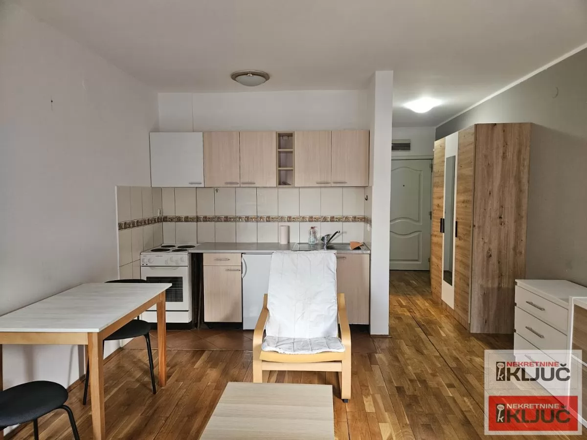 Garsonjera u centru Novog Sada, 28 m², 5/6 sprat 2