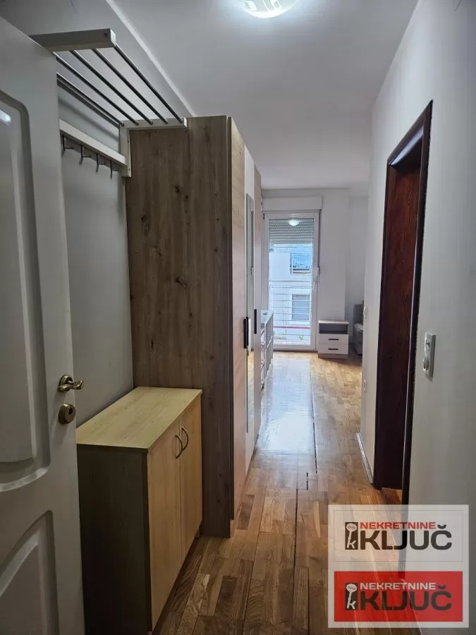 Garsonjera u centru Novog Sada, 28 m², 5/6 sprat 4