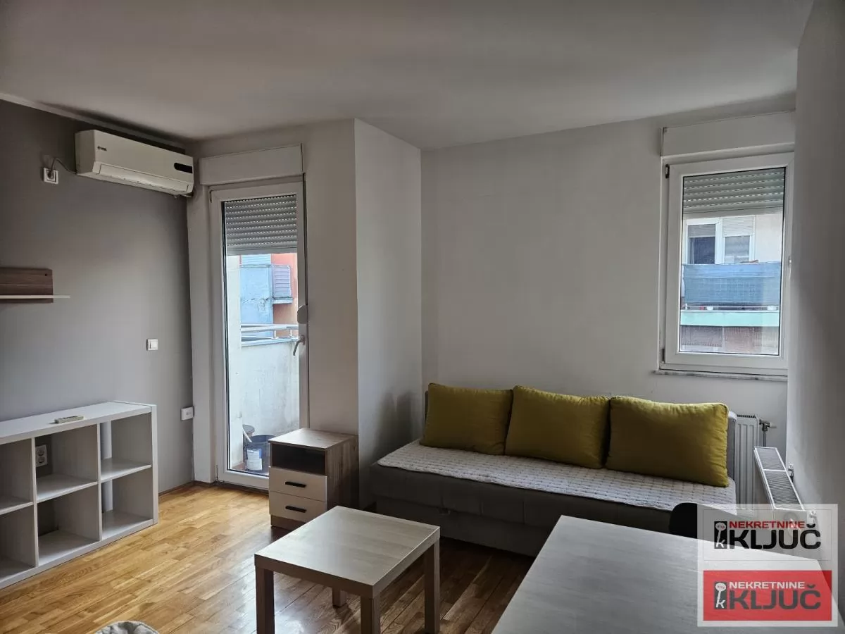 Garsonjera u centru Novog Sada, 28 m², 5/6 sprat 8