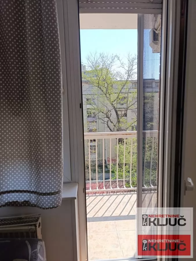 GRBAVICA IZDAJE SE NAMEŠTENA GARSONJERA 13