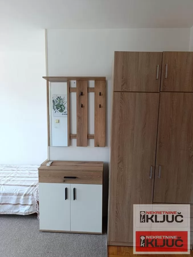 GRBAVICA IZDAJE SE NAMEŠTENA GARSONJERA 9