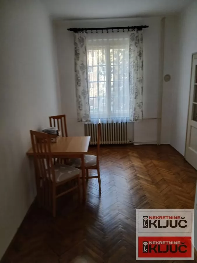 KOD IZVRŠNOG VEĆA, 70m2, Dvoiposoban, Salonac 3