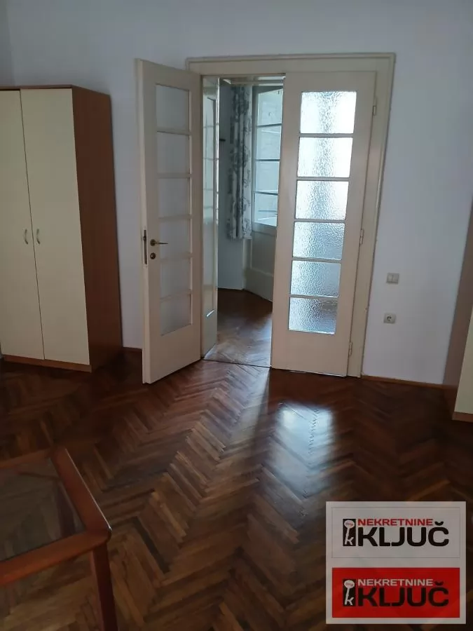 KOD IZVRŠNOG VEĆA, 70m2, Dvoiposoban, Salonac 5