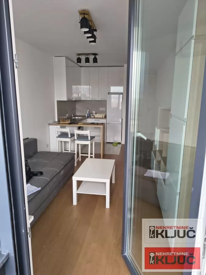 TELEP IZDAJE SE MODERNO OPREMLJENA GARSONJERA 2