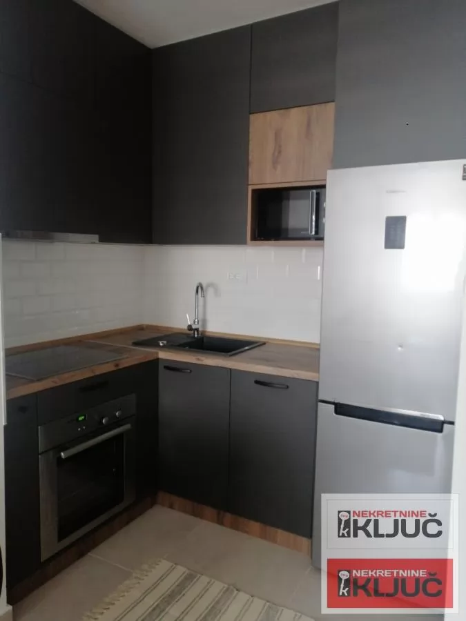 Jednoiposoban stan 38 m², Telep, Novi Sad-sa parking mestom 1