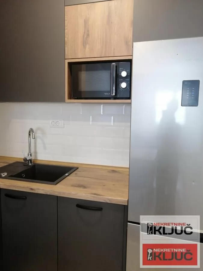 Jednoiposoban stan 38 m², Telep, Novi Sad-sa parking mestom 10