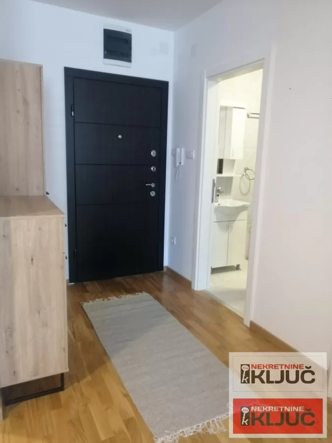 Jednoiposoban stan 38 m², Telep, Novi Sad-sa parking mestom 11