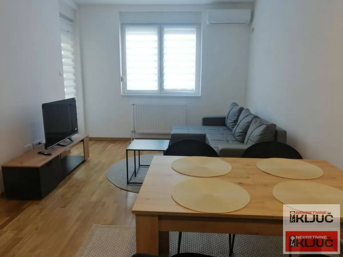 Jednoiposoban stan 38 m², Telep, Novi Sad-sa parking mestom 3