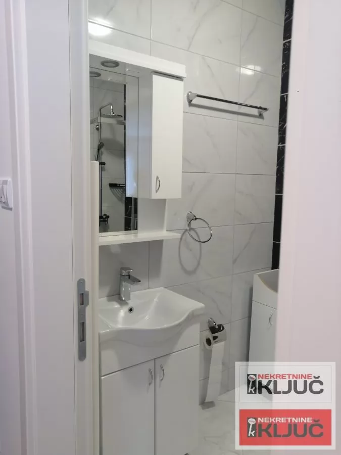 Jednoiposoban stan 38 m², Telep, Novi Sad-sa parking mestom 5