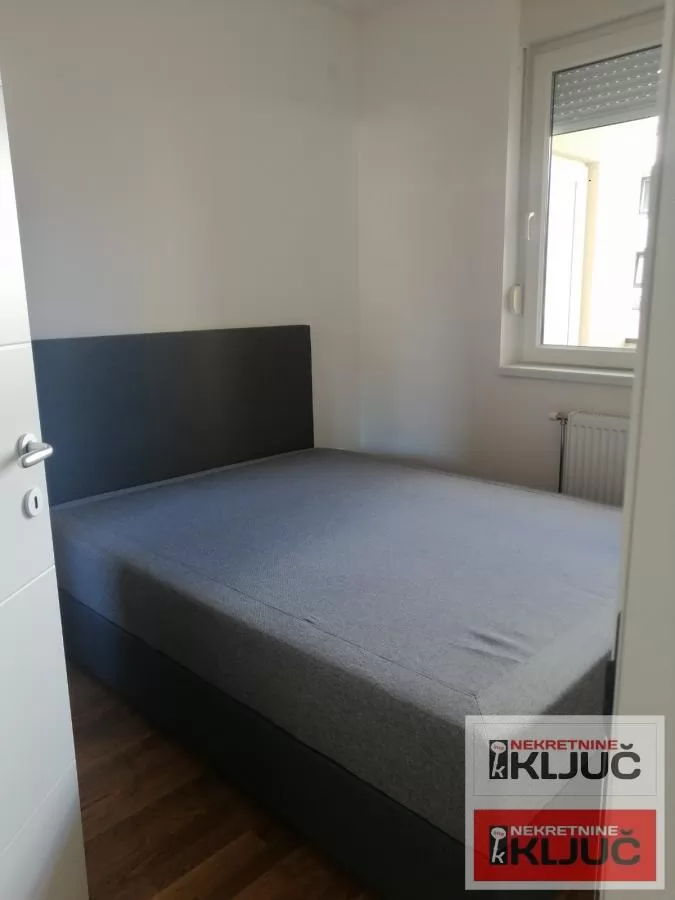 Jednoiposoban stan 38 m², Telep, Novi Sad-sa parking mestom 8