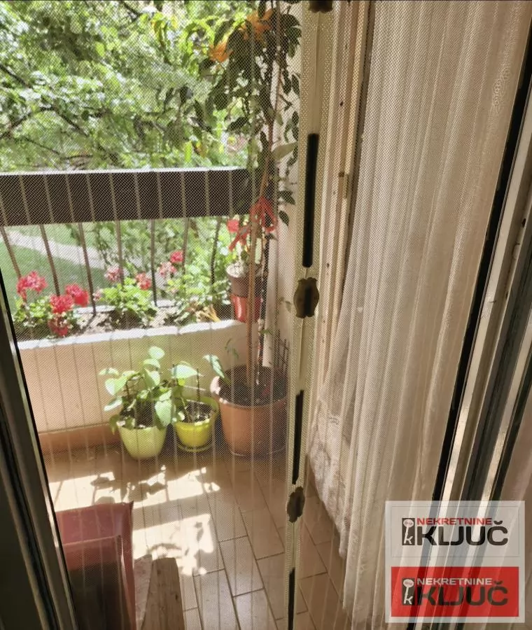 NOVO NASELJE IZDAJE SE JEDNOSOBAN DELIMIČNO OPREMLJEN STAN 17