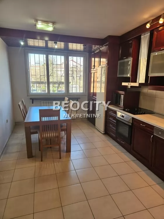 Trosoban stan, 71 m2, Palilula, Marijane Gregoran 1. prolaz ID: 131404 10