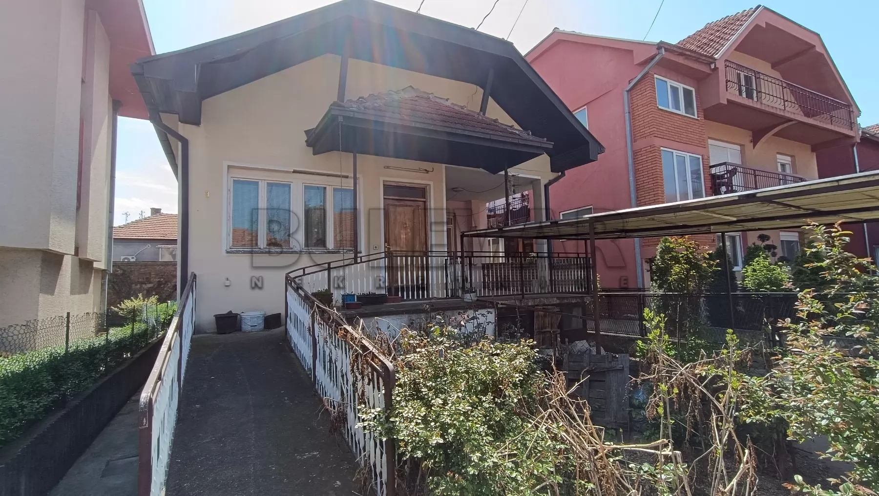 Trosobna kuća, 110 m2, Centar, Dositelja Obradovića ID: p-016230 1