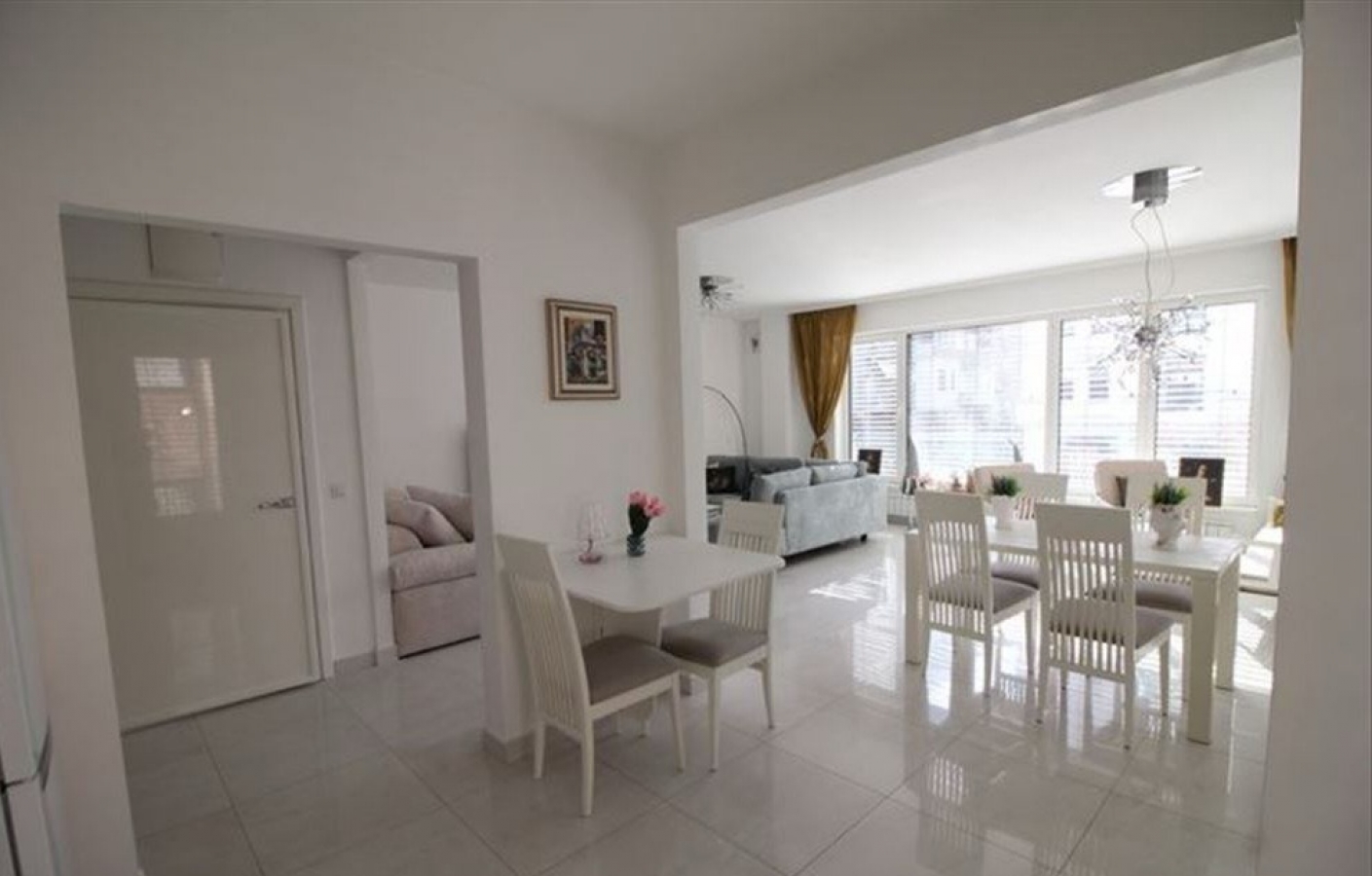 Luksuzan i Moderno Opremljen sa garažom Stan na Vračaru 2