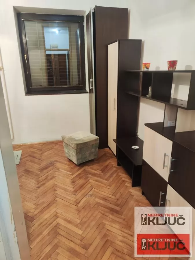 Izdaje se jednosoban stan na Grbavici 3