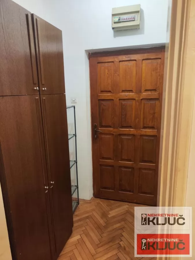 Izdaje se jednosoban stan na Grbavici 6