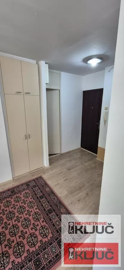 LIMAN 3 IZDAJE SE JEDNOIPOSOBAN NAMEŠTEN STAN 15