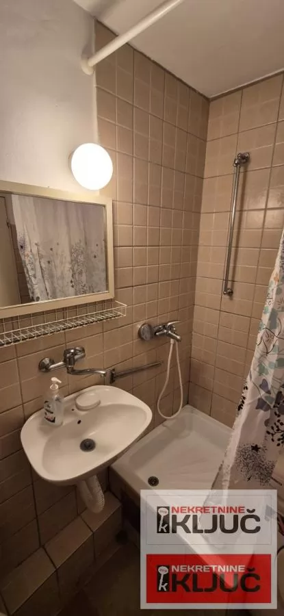 LIMAN 3 IZDAJE SE JEDNOIPOSOBAN NAMEŠTEN STAN 18