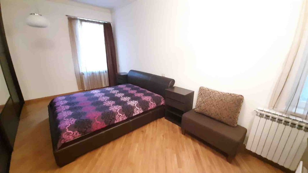 Izdavanje  Dvosoban lux stan kod Politike 3