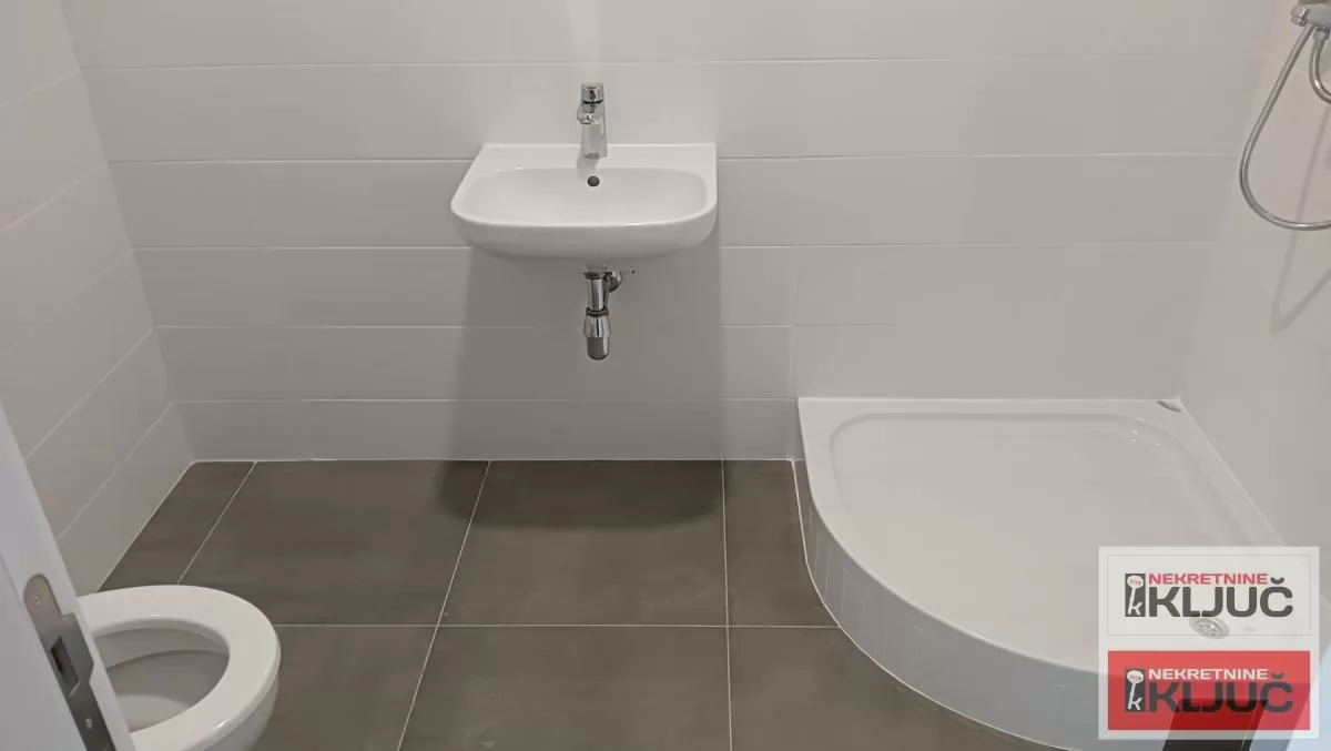 NOVO NASELJE IZDAJE SE NENAMEŠTENA GARSONJERA U KOMPLEKSU KNEŽEV PARK 4