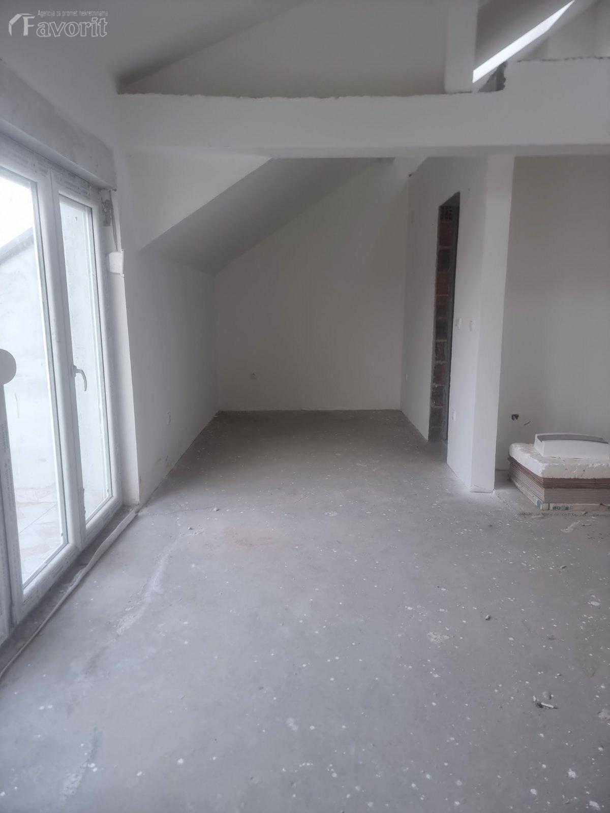 PAUNOV BREG, KOLONIJA, 39m2 2