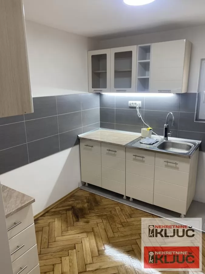 TELEP IZDAJE SE DVOSOBAN DELIMIČNO OPREMLJEN STAN U KUĆI 1